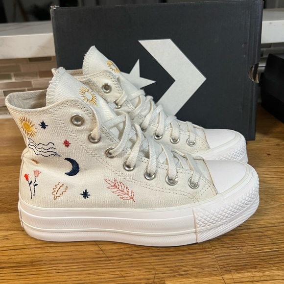 Converse size 5 - Picture 2 of 3